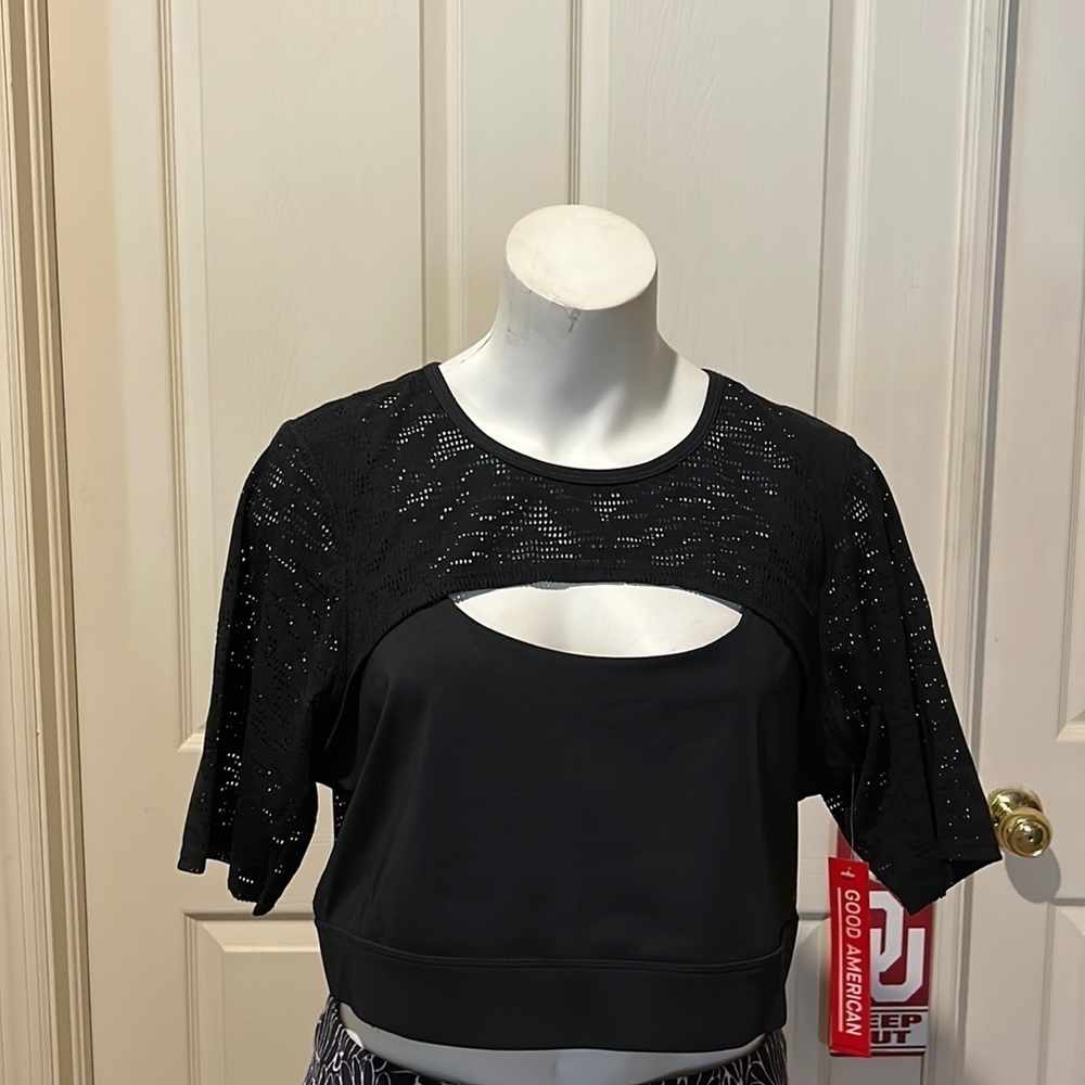 Good American crop lace cut out top. GA Size 6 comparable to 3XL. NWT